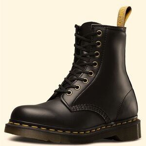 Dr. Martens Unisex-Adult Vegan 1460 Fashion Boot size 7